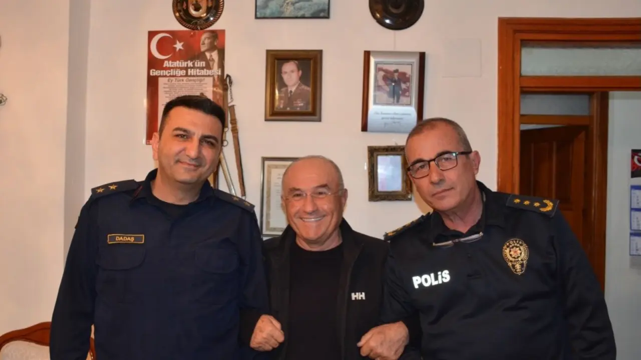 Köyceğiz Kaymakamı Mert Kumcu, Ramazan Bayramı vesilesiyle Kıbrıs Gazisi Emekli Yarbay Halis Deveci’yi hanesinde ziyaret etti.