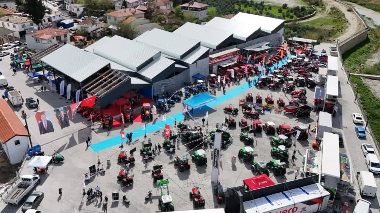 Seydikemer Tarım ve Hayvancılık Fuarı, 9-11 Nisan 2026 tarihleri arasında kapalı pazar yerinde kapılarını açıyor. Üreticiler bu fuarda buluşacak.