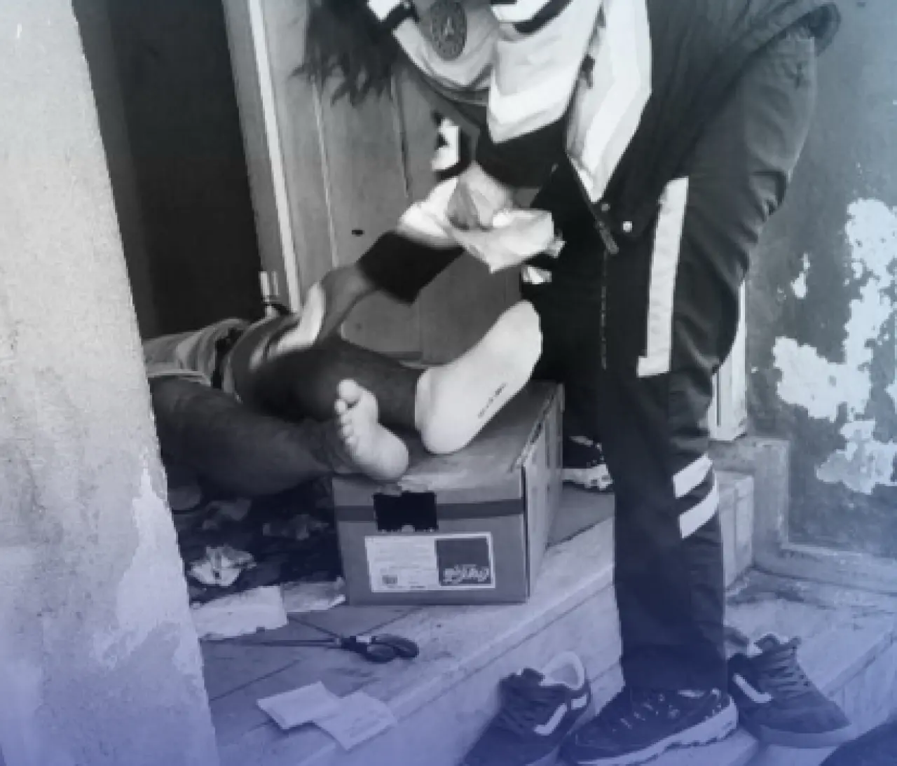 Muğla Ortaca’da iki arkadaş arasında çıkan tartışmada 17 yaşındaki G.G., 18 yaşındaki G.S.’yi silahla ayağından yaraladı.