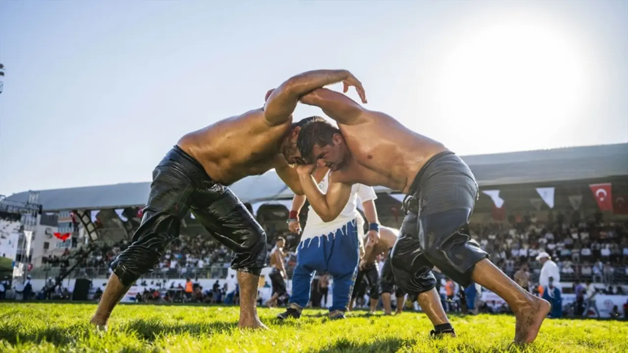 Seydikemer Belediyesi 33. Geleneksel Seki Yağlı Pehlivan Güreşleri 16 Ağustos’ta yapılacak. Binlerce güreşçi er meydanına çıkacak.