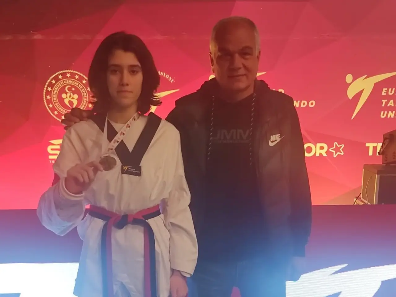 Köyceğiz Gençlik ve Spor Kulübü sporcusu Zişan Koparan, Antalya'da düzenlenen Uluslararası Taekwondo Turnuvası'nda 2. oldu.