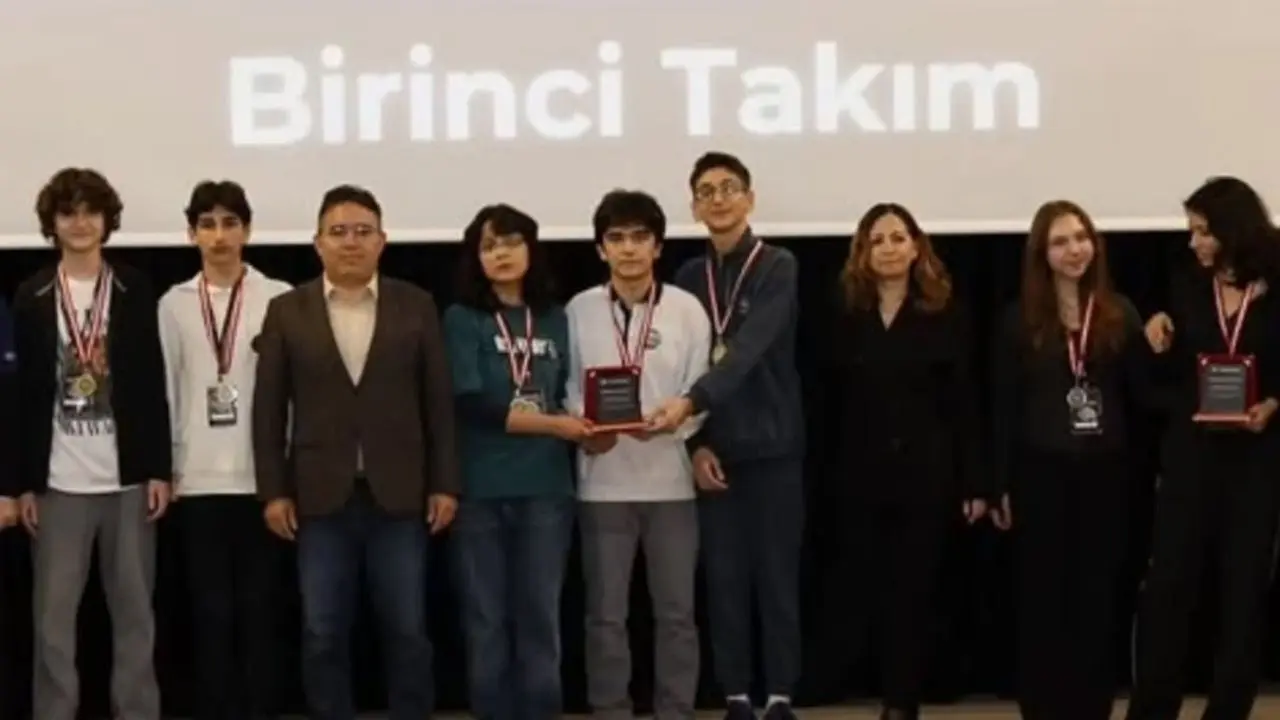 Köyceğiz Fen Lisesi Kefal-X takımı, TUA tarafından düzenlenen Astro Hackathon 2026 yarışmasında Muğla 1.si olarak Türkiye finallerine yükseldi.