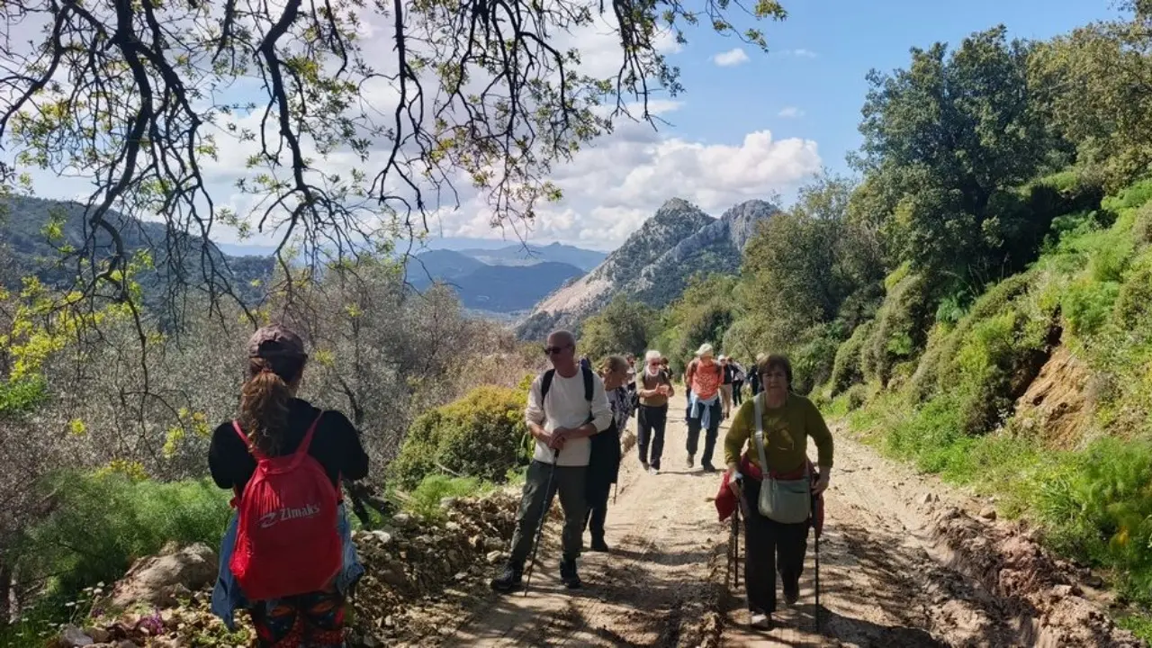 EKODOSD üyeleri Bodrum’un saklı kalmış tarihi köyü Girelbelen’de incelemelerde bulundu. Koruma altındaki özgün mimari yapılar bakımsızlıktan çöküyor.