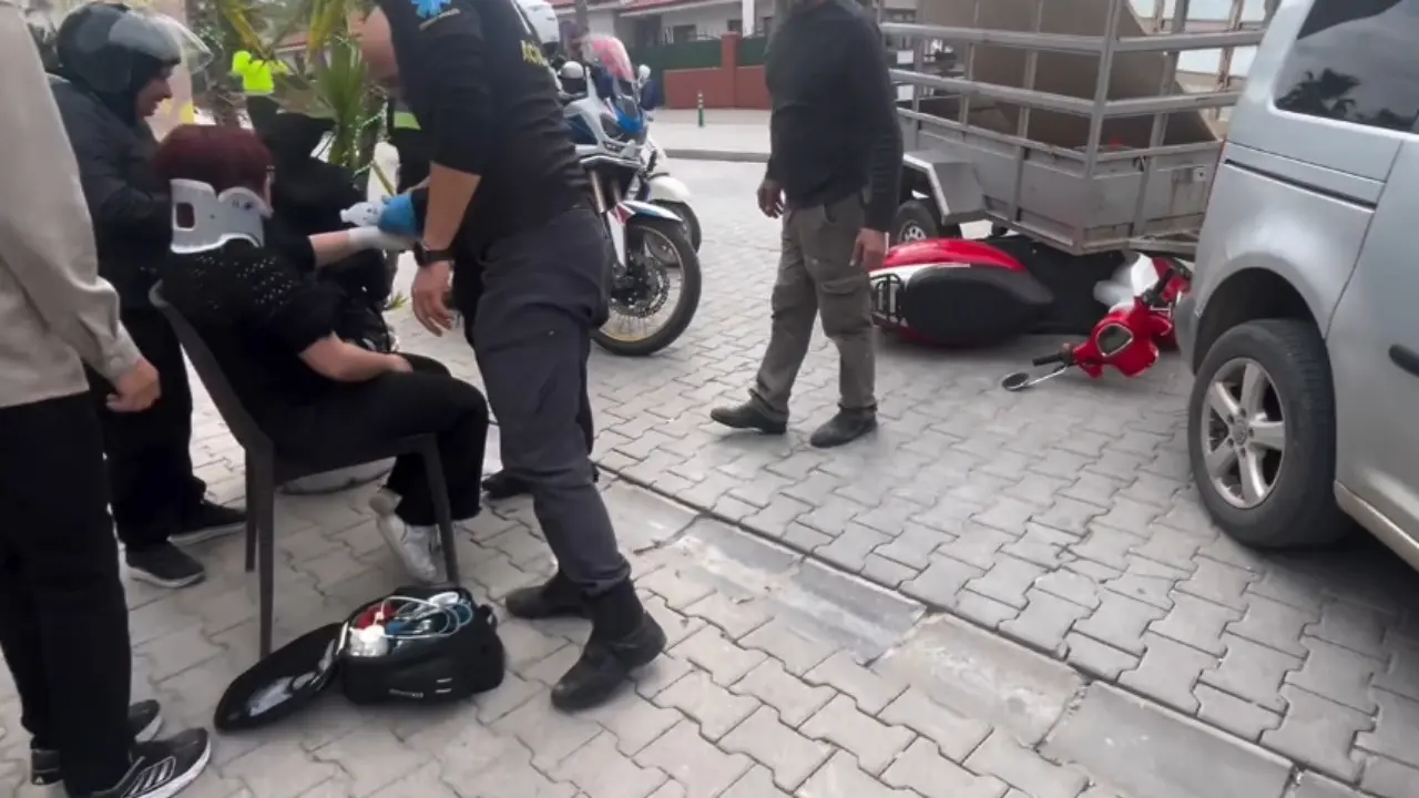 Fethiye Süleyman Demirel Bulvarı Patlangıç mevkiinde meydana gelen motosiklet kazasında kadın sürücü yaralanarak hastaneye kaldırıldı.